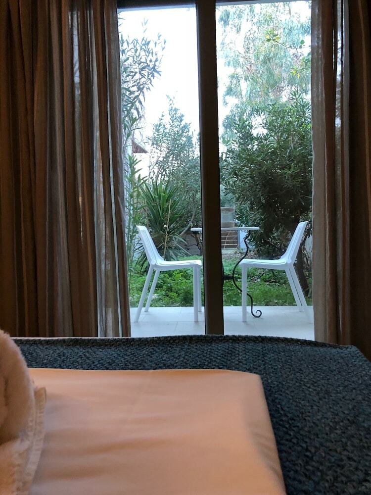 Oleander Apartments
