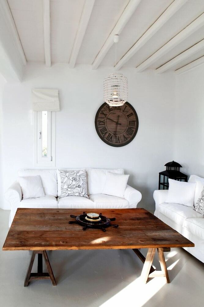 Villa Elia White Residence
