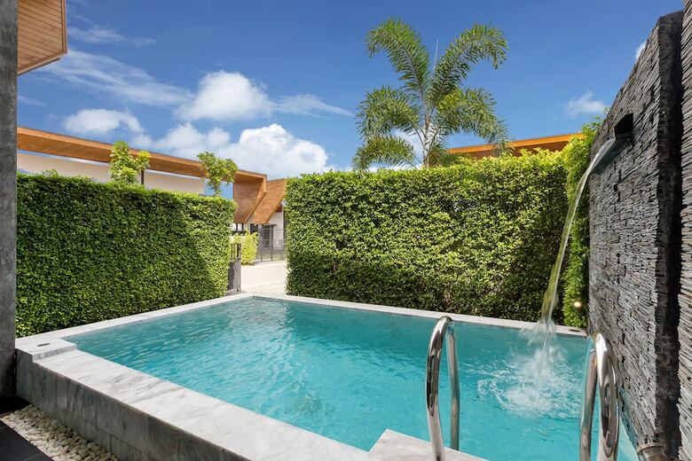 The 8 Pool Villa