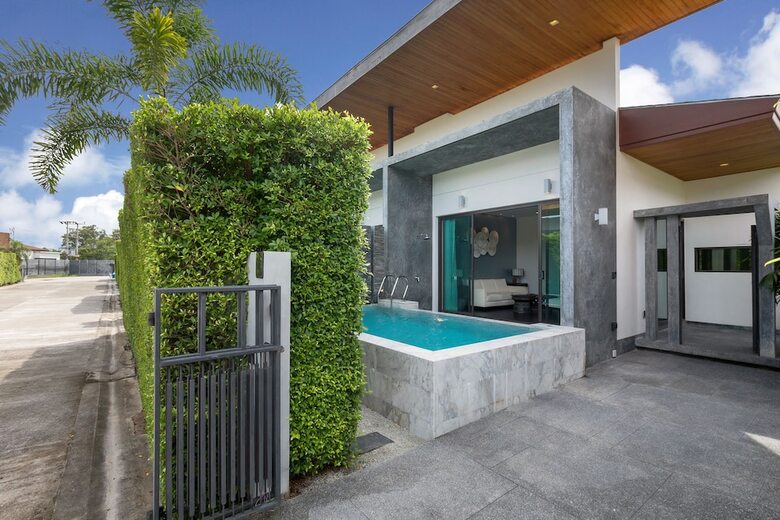 The 8 Pool Villa