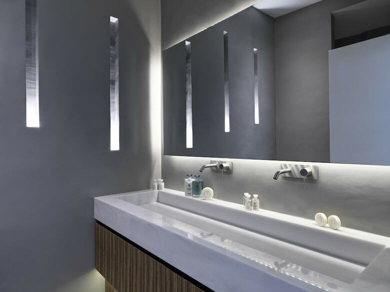 Aparthotel Astra Suites