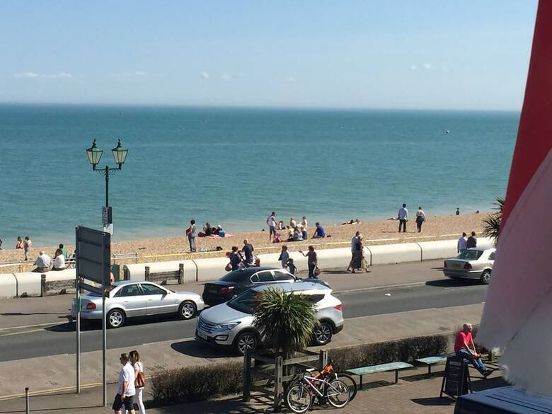 Hotel The Kings Head & Channel View