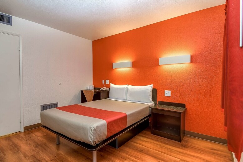 Motel 6 Carlsbad, Ca Beach