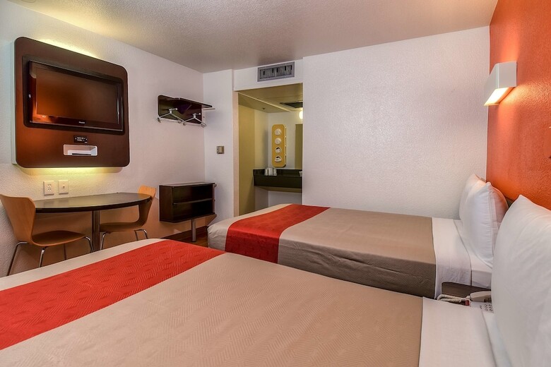 Motel 6 Carlsbad, Ca Beach