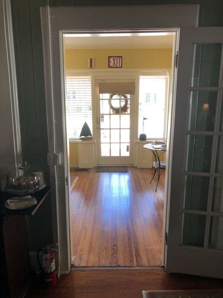 The Hibiscus House Bed And Breakfast
