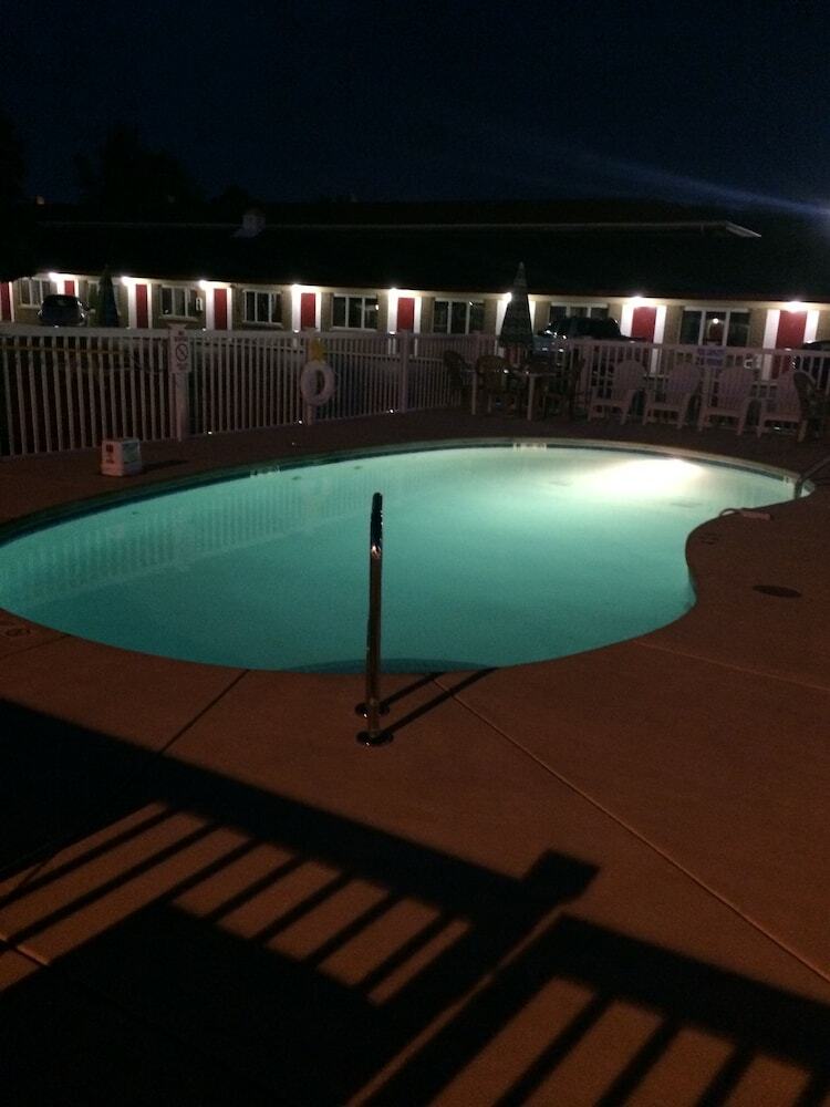 Caravan Motel