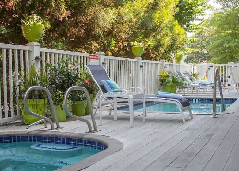 Hotel Canalside Inn