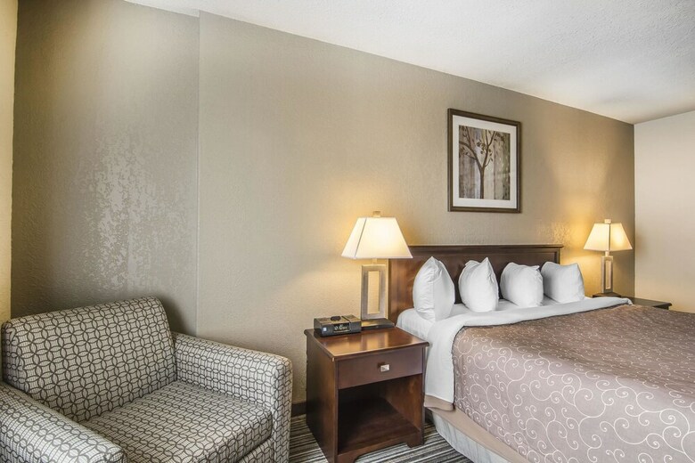 Hotel Quality Inn And Suites