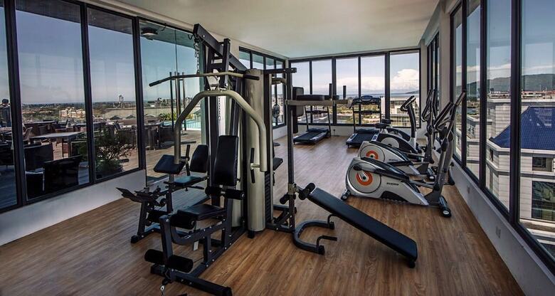 Aparthotel Borneo Vista Suites Hotel