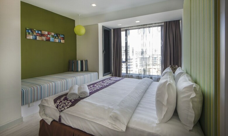 Aparthotel Borneo Vista Suites Hotel