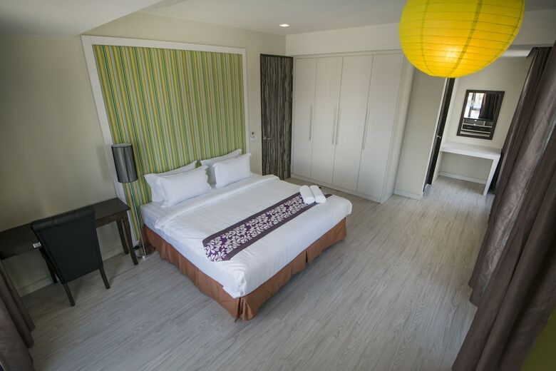 Aparthotel Borneo Vista Suites Hotel