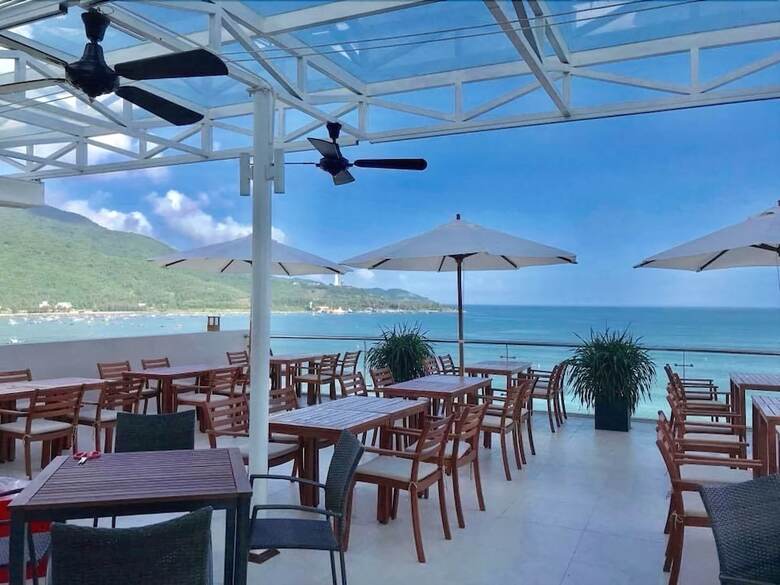 Dan Oasis Beach Hotel And Apartment