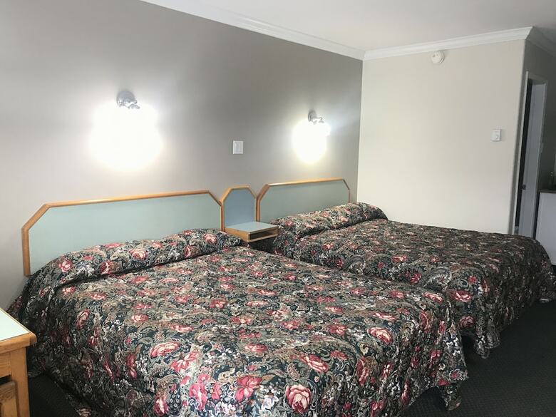 Lamplighter Motel