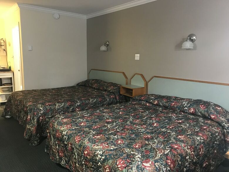 Lamplighter Motel