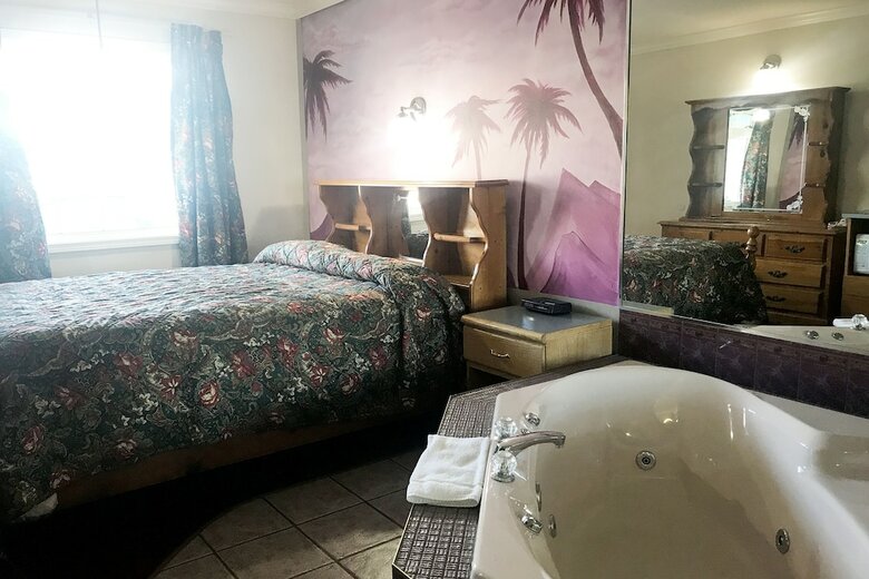 Lamplighter Motel