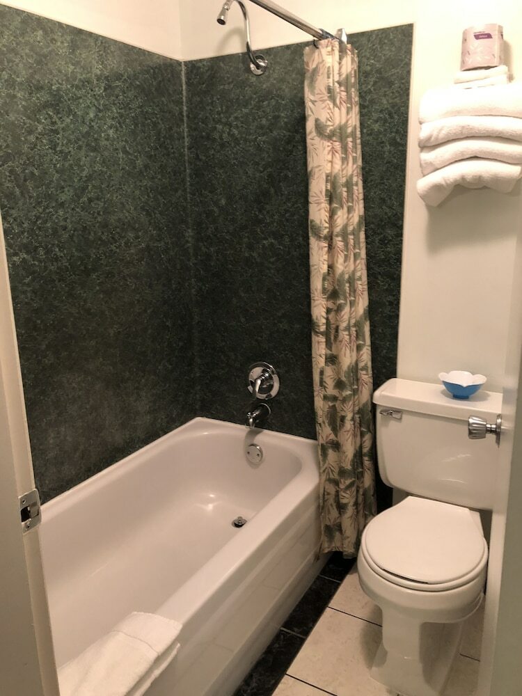 Lamplighter Motel