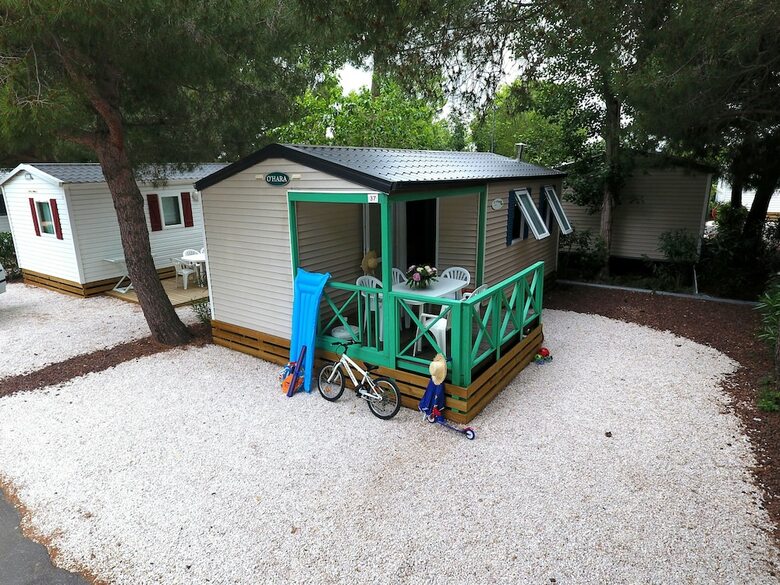 Camping Les Champs Blancs
