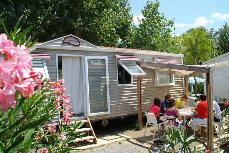 Camping Les Champs Blancs