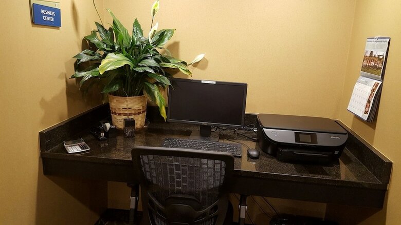 Hotel Cobblestone Inn & Suites - Cambridge