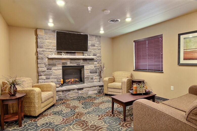 Hotel Cobblestone Inn & Suites - Linton