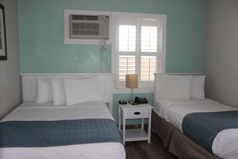 Shoreline Suites & Cabana Cottages