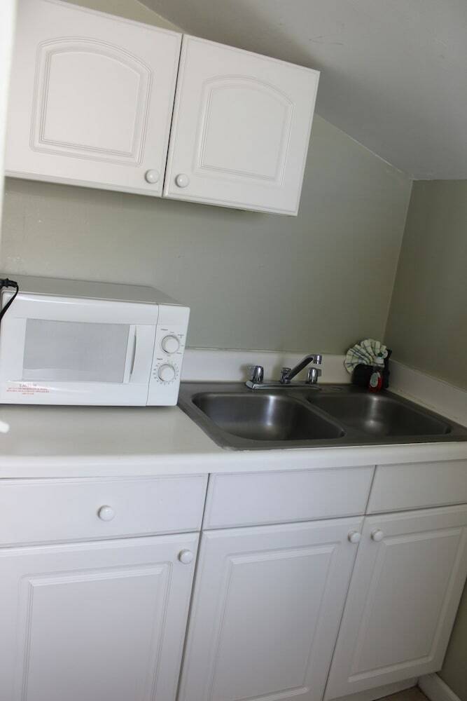 Shoreline Suites & Cabana Cottages