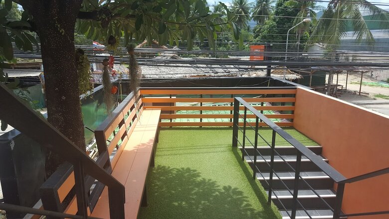 First & Frang Hotel
