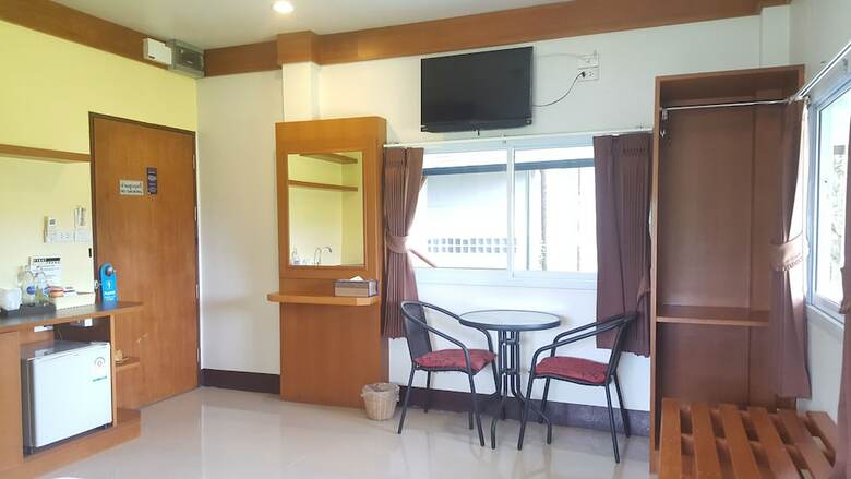First & Frang Hotel
