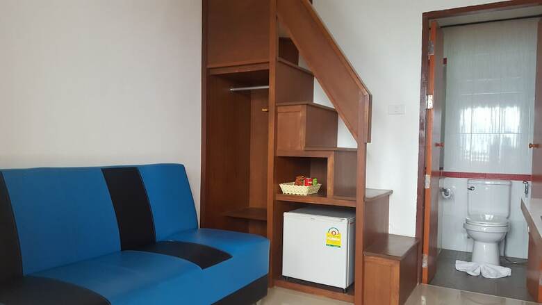 First & Frang Hotel