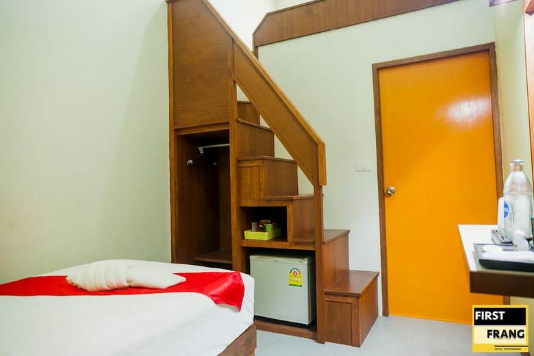 First & Frang Hotel