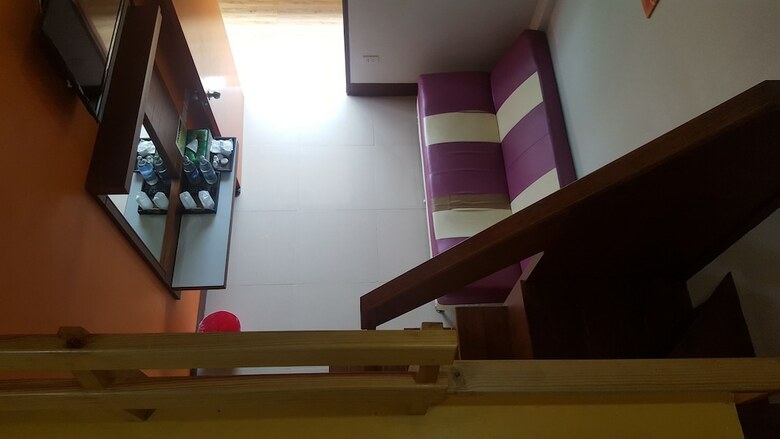 First & Frang Hotel