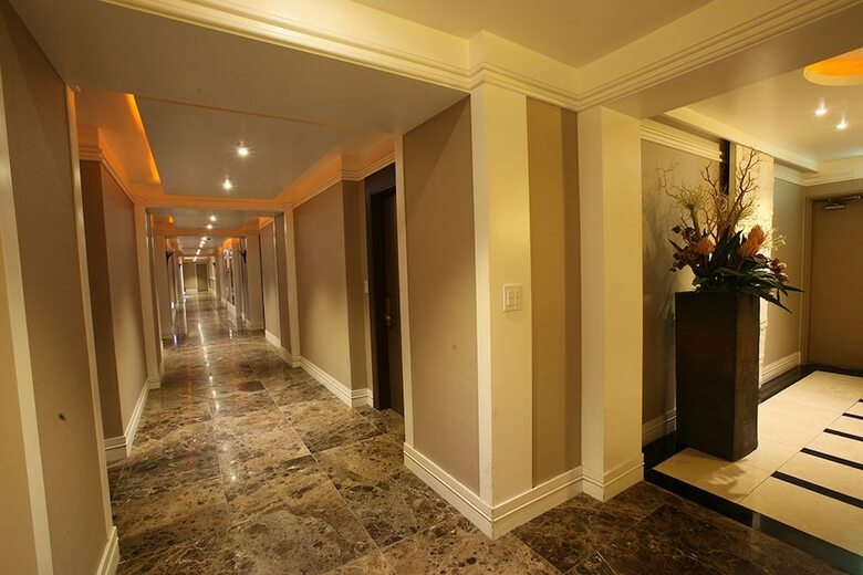 Hotel Lake