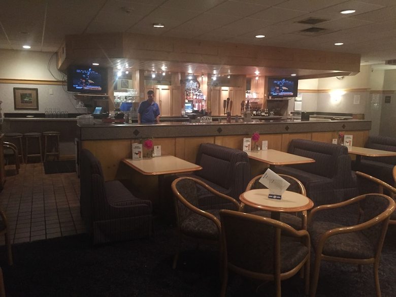 Hotel Fireside Inn & Suites
