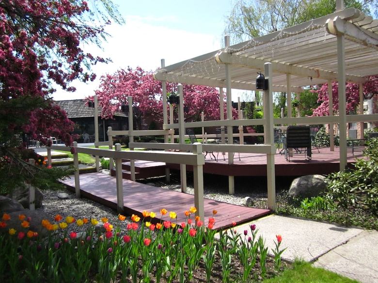 Hotel Fireside Inn & Suites