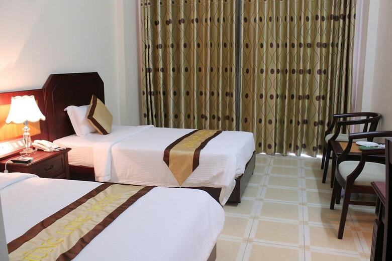 Hung Long Harbour Hotel