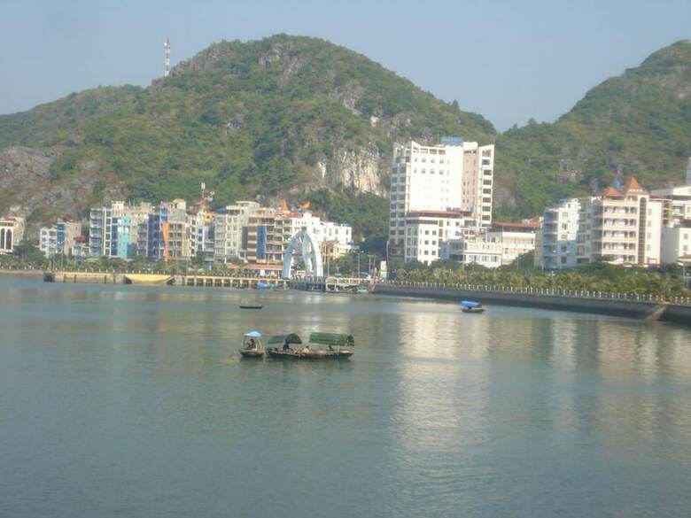 Hung Long Harbour Hotel