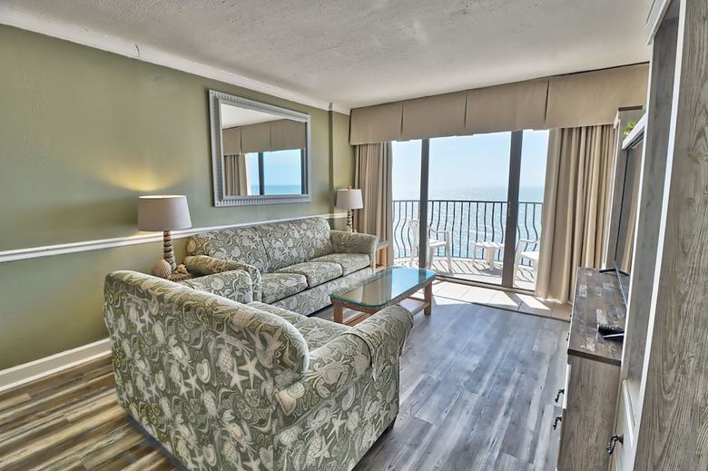 The Palms By Suite At The Beach