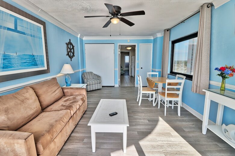 The Palms By Suite At The Beach