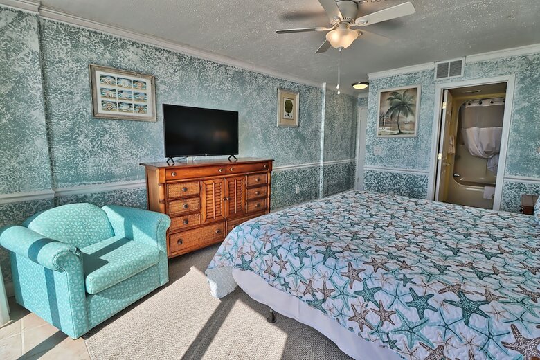 The Palms By Suite At The Beach