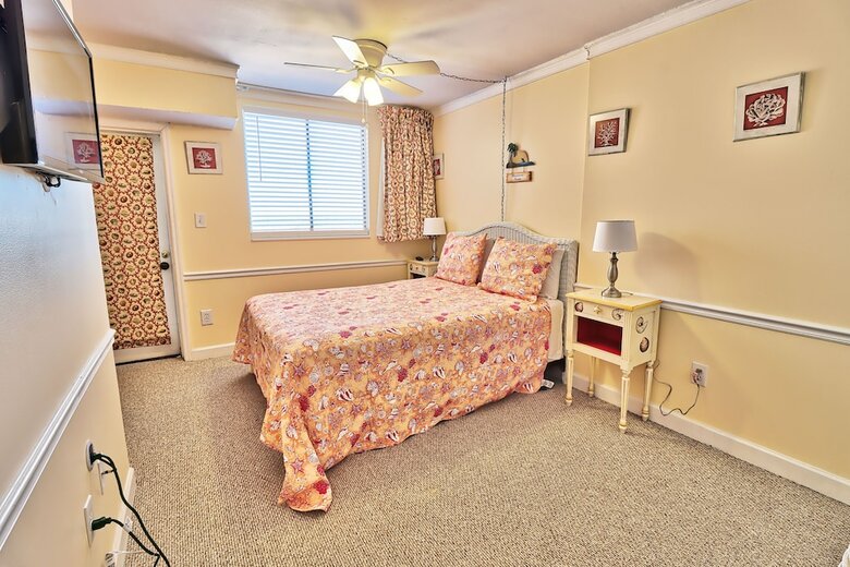 The Palms By Suite At The Beach
