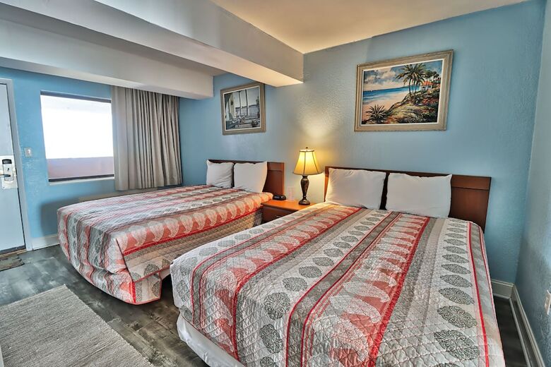 The Palms By Suite At The Beach