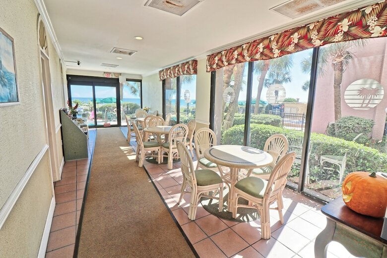 The Palms By Suite At The Beach