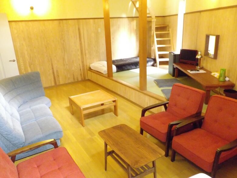 Pension Caf� + Inn That Sounds Good!