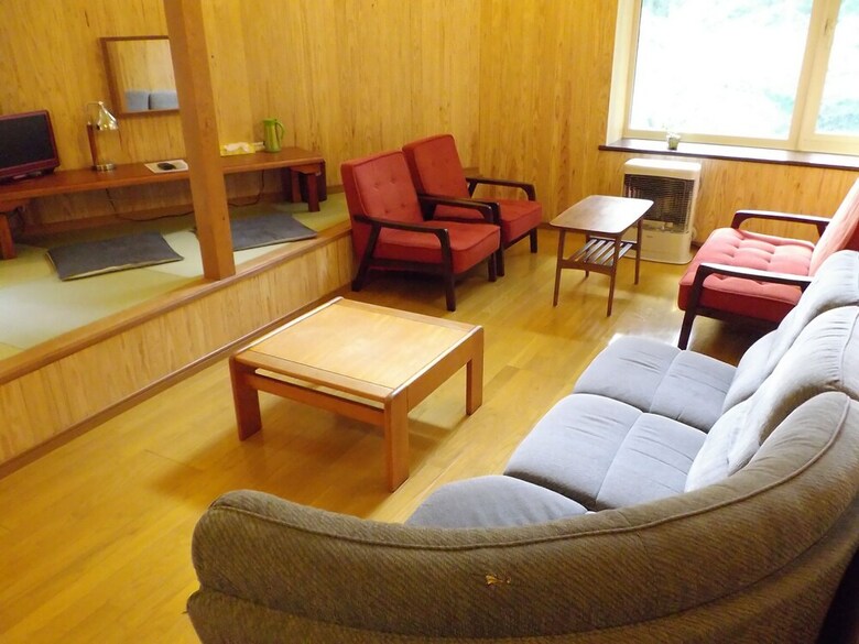 Pension Caf� + Inn That Sounds Good!