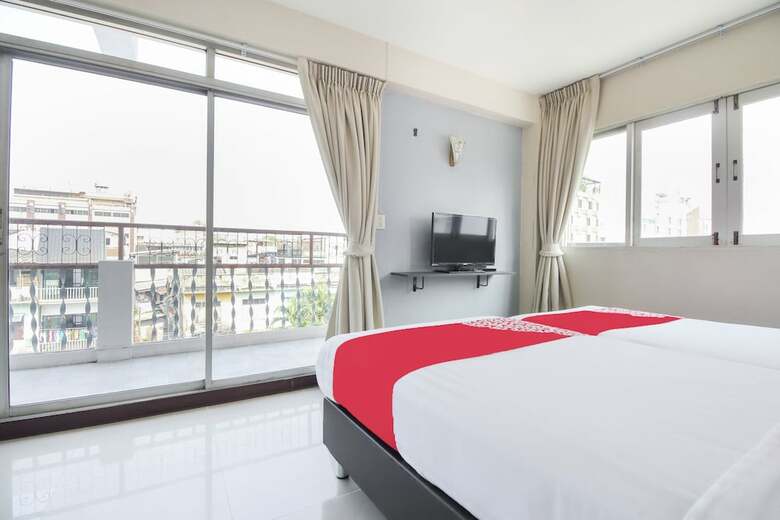 Oyo 537 Na Banglampoo Hotel