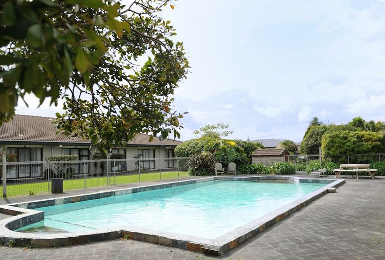 Hotel Airport Garden Inn