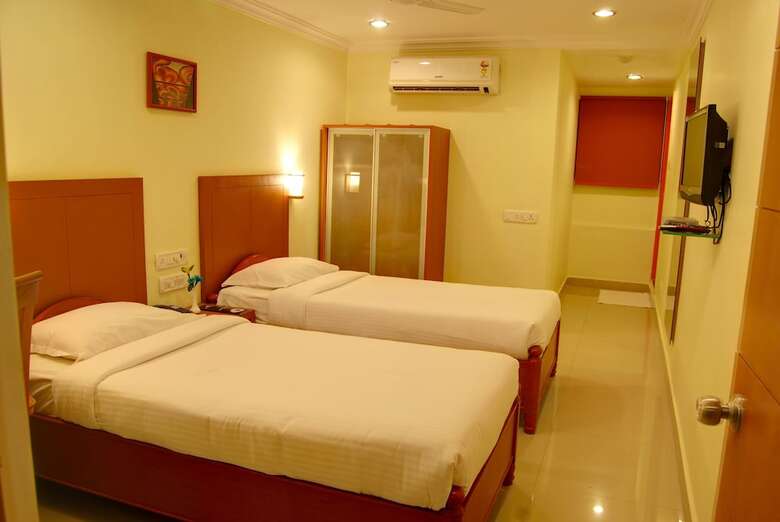 Hotel Rj Residency