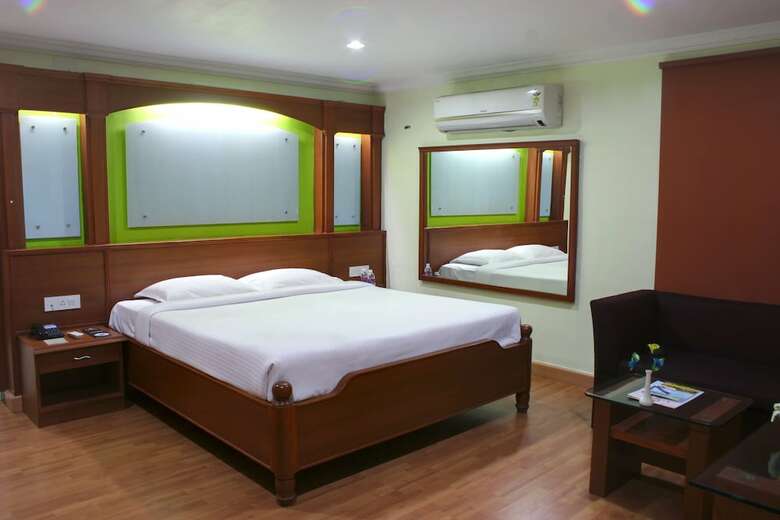 Hotel Rj Residency