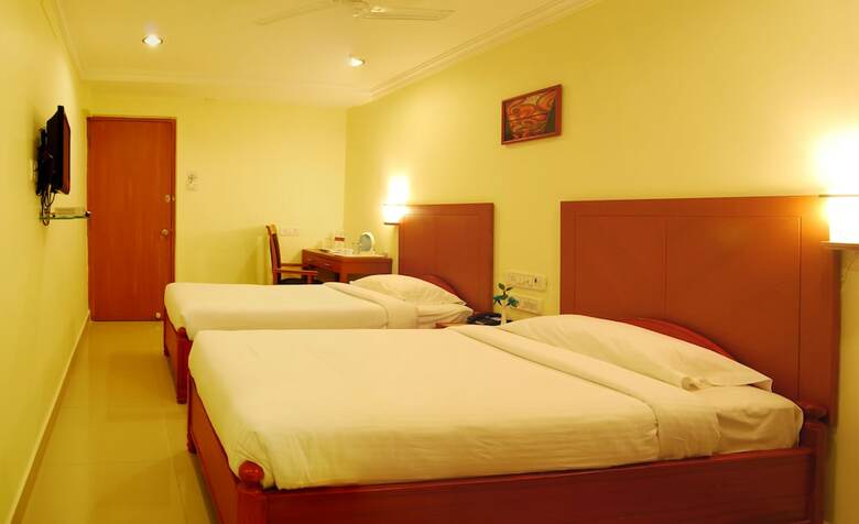 Hotel Rj Residency