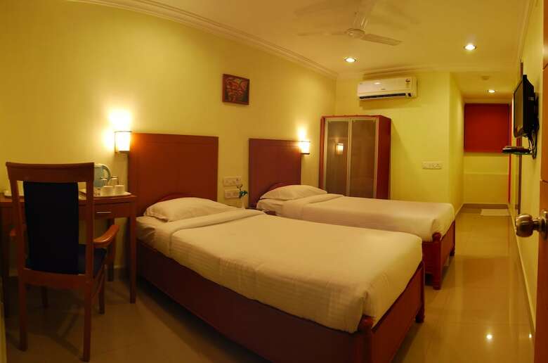 Hotel Rj Residency